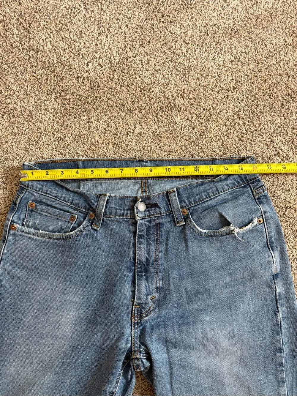 Levi’s 541 Athletic Taper Jeans Medium Wash Blue Size 33x30